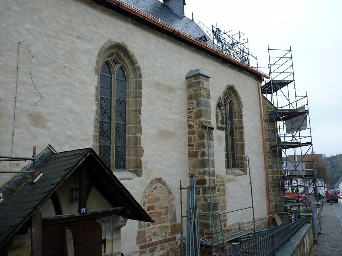 Abbau des Gerüstes an der Südseite (Foto: Karl-Franz Thiede)